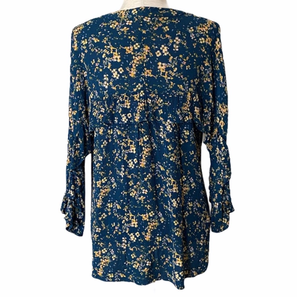 ⭐️ SOLD ⭐️ LAUREN CONRAD Floral Ruffle Blouse - Picture 6 of 10